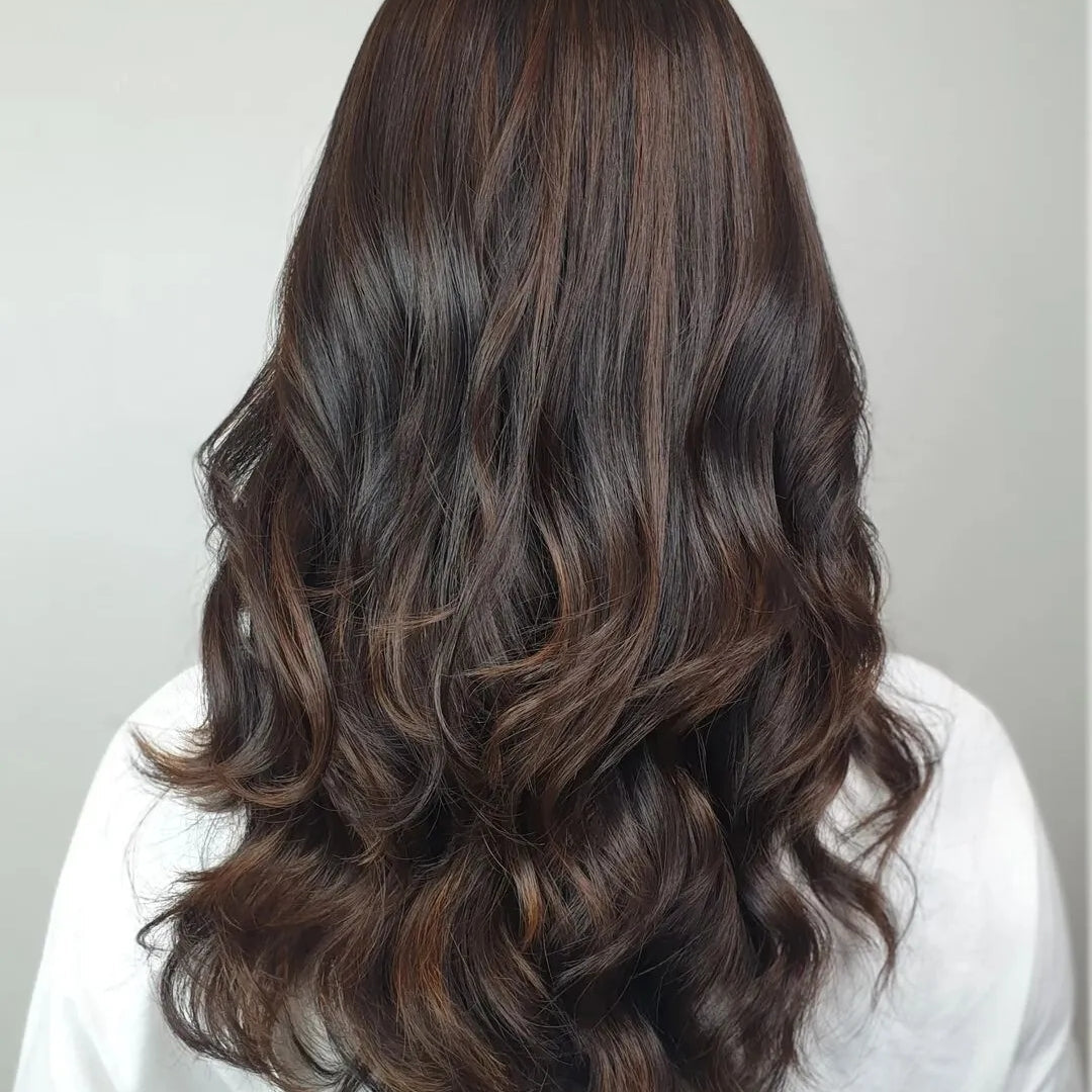 No-Bleach Balayage for Morena Skin: A Filipina’s Guide to Sun-Kissed Hair