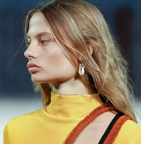 2022 Hairstyles that Match These Trending Bougie Accessories