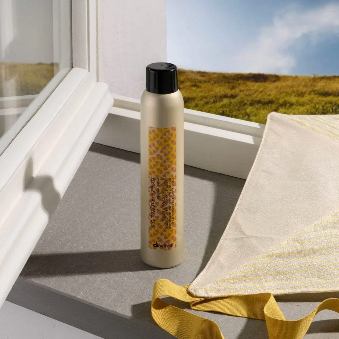 Davines This is a Dry Wax Finishing Spray 200ml - HairMNL