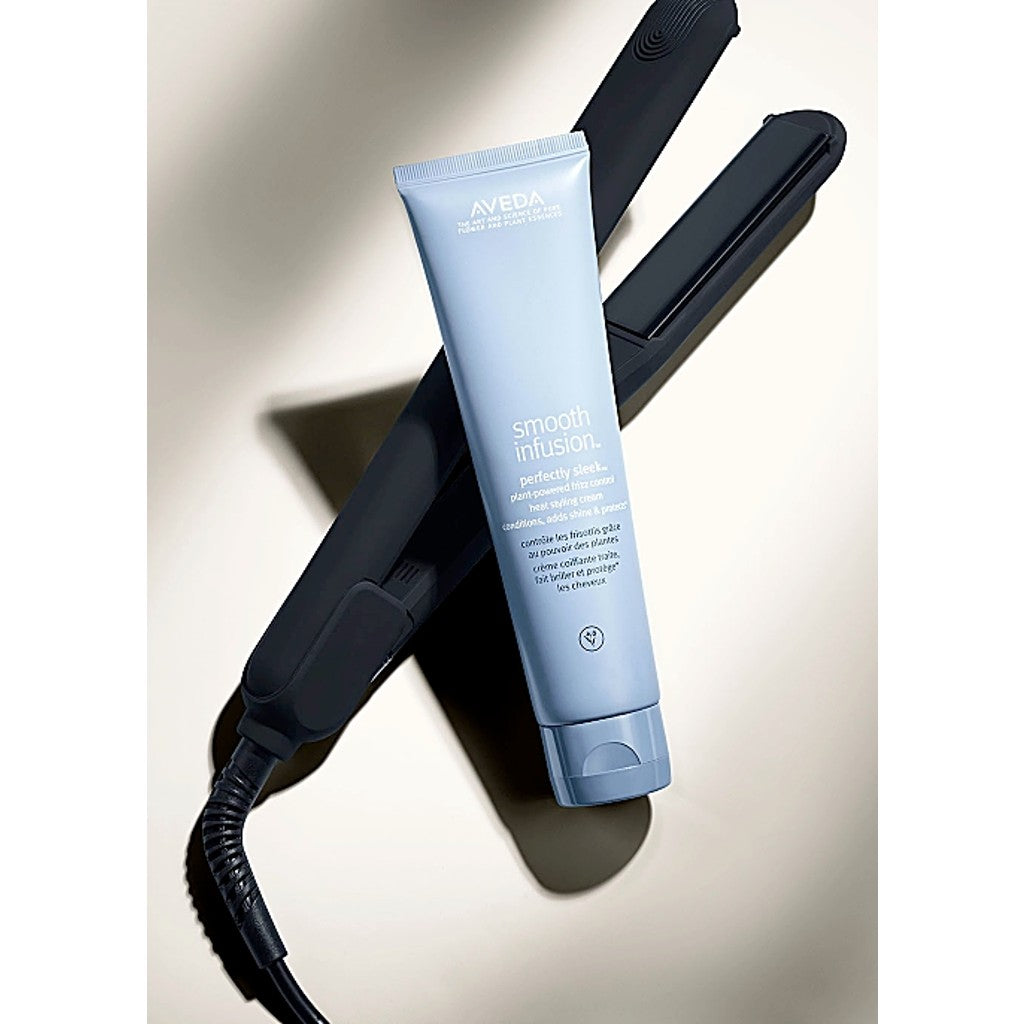 AVEDA Smooth Infusion™ Perfectly Sleek 150ml Lifestyle