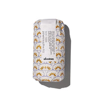 Davines This is a Medium Hold Modeling Gel: For Full-Bodied, Wet Looks Packaging